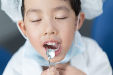 幼稚園や学校で歯科健診がありました。どうしますか？（前編）